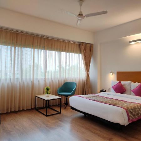 Kanak Beacon Hotel - Ashram Road Ahmedabad Exterior photo