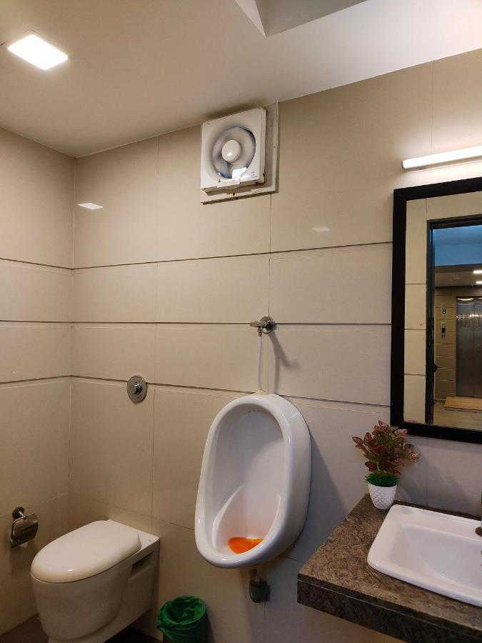 Kanak Beacon Hotel - Ashram Road Ahmedabad Exterior photo